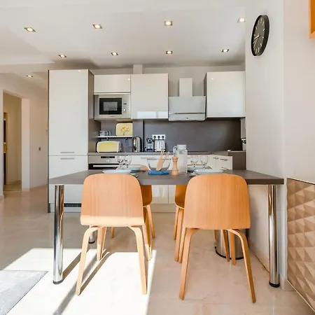 2-bedroom In Grand דירה