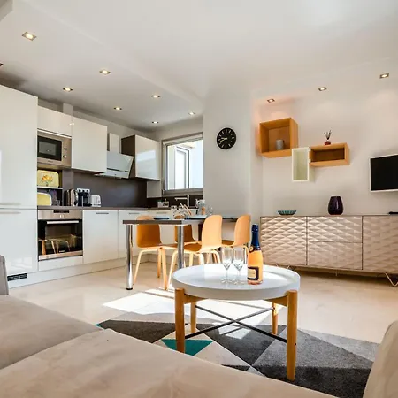 2-bedroom In Grand * Cannes